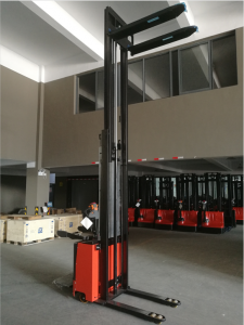 7SMITH Electric stacker with stand 1500kg 260cm