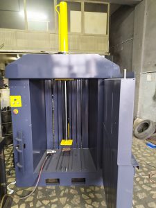 Vertikálny lis TONNA20, 20 ton, balík 150 kg