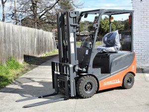 SMITH vysokozdvižný vozík XE25A 2500 kg 300 cm – inteligentný displej